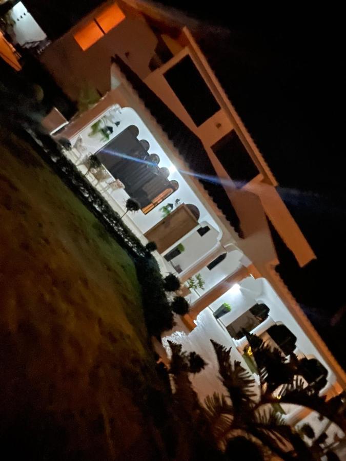 The Gil Place Villa Santiago De Los Caballeros Exterior photo